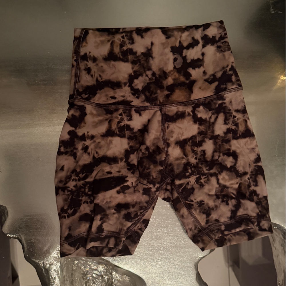 Lululemon Tie-Dye High-Waist Biker Shorts - Black & Taupe